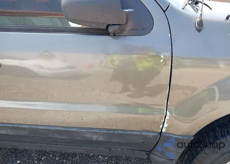 2005 Ford Escape Xlt z USA, uszkodzony, nr VIN 1FMYU93155KD62445